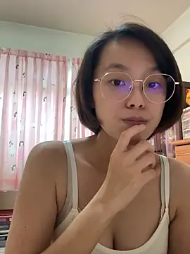 ladypaggy online show from March 23, 2026, 6:06 am