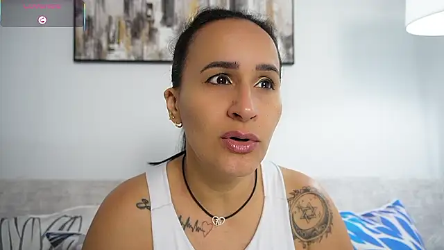 Sara Charmy online show from February 2, 2026, 11:09 am