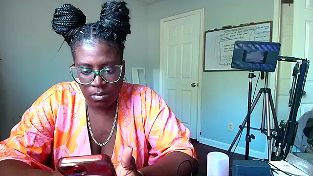 lovelyenigma365 online show from April 15, 2026, 6:26 pm