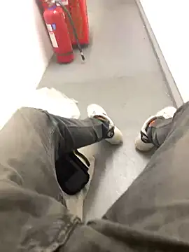 GreekDaddyNickOfficial online show from March 21, 2025, 5:02 pm