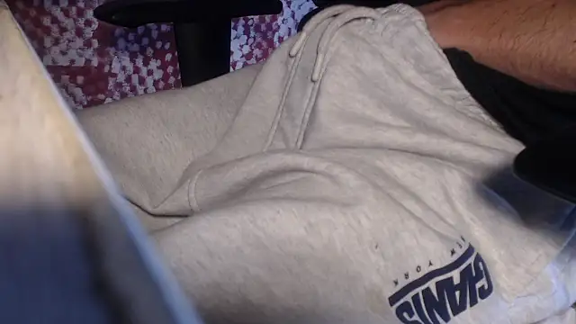 GreekDaddyNickOfficial online show from September 29, 2025, 4:28 am