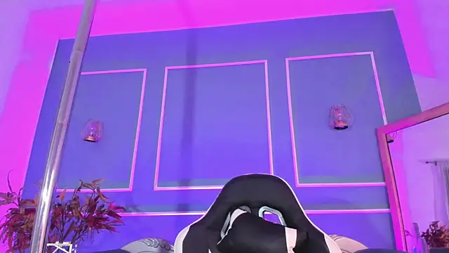 TaraTaylorr online show from October 24, 2025, 2:41 am