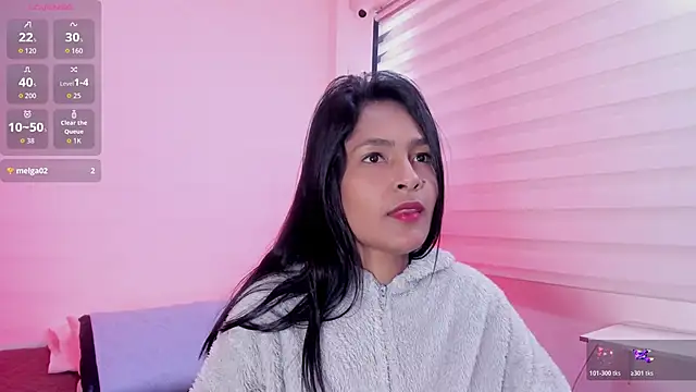 Fernanda liie  online show from April 13, 2026, 12:43 pm