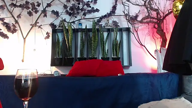 Sara Valkyri online show from October 20, 2025, 7:25 pm