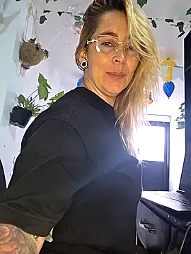 Sara Valkyri online show from February 21, 2026, 2:51 pm