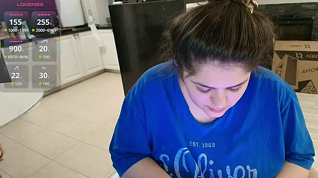 Snapshot of Layla- chatting on February 5, 2026, 11:26 am Layla- online show from February 5, 2026, 11:26 am