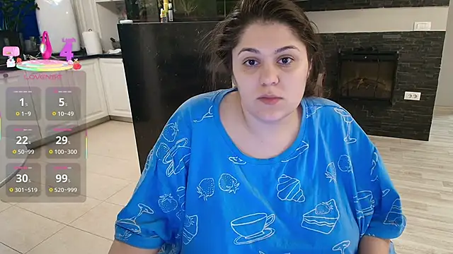 Snapshot of Layla- chatting on February 18, 2026, 10:44 am Layla- online show from February 18, 2026, 10:44 am