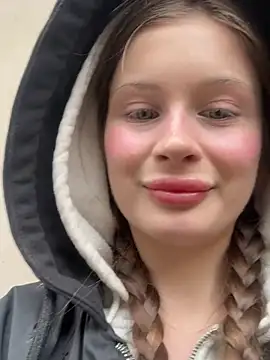 Snapshot of melicious_ chatting on March 5, 2025, 10:00 am melicious online show from March 5, 2025, 10:00 am