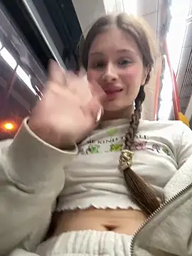 Snapshot of melicious_ chatting on March 7, 2025, 4:11 pm melicious online show from March 7, 2025, 4:11 pm