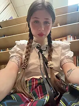 melicious  online show from December 2, 2025, 6:19 am