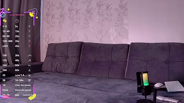 Li1 Kitty online show from October 30, 2025, 11:11 am