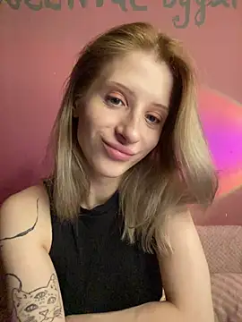 amorearte m online show from December 4, 2025, 2:48 pm