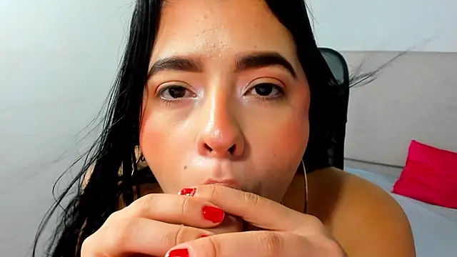 EmberFox4 online show from March 20, 2025, 11:34 pm