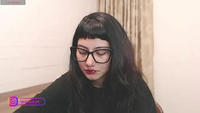 Snapshot of Laury_uri chatting on February 17, 2026, 1:24 am Laury uri online show from February 17, 2026, 1:24 am