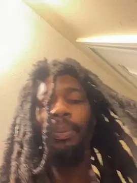 Snapshot of datlongone chatting on October 14, 2025, 8:59 am datlongone online show from October 14, 2025, 8:59 am