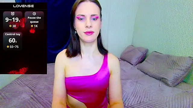 Nicole Redfields online show from March 16, 2026, 5:24 am
