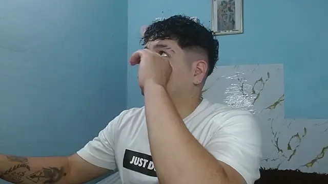 lunaxxx 69 online show from March 18, 2025, 1:43 am