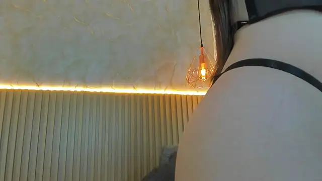 Snapshot of Annie_paradise17 chatting on May 21, 2026, 11:12 pm Annie paradise17 online show from May 21, 2026, 11:12 pm