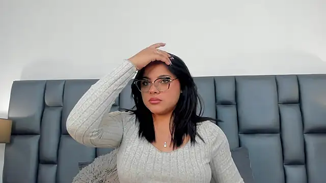 Snapshot of LunaSotto chatting on March 12, 2025, 7:38 pm LunaSotto online show from March 12, 2025, 7:38 pm