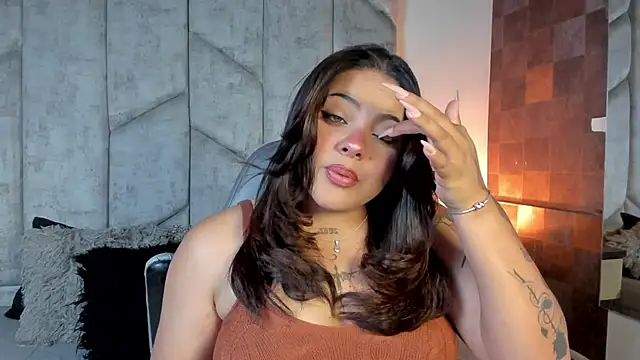 Snapshot of LunaSotto chatting on September 24, 2025, 3:15 pm LunaSotto online show from September 24, 2025, 3:15 pm