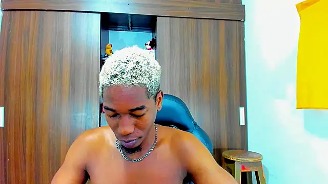 Dreamastercum  online show from October 21, 2025, 11:44 am