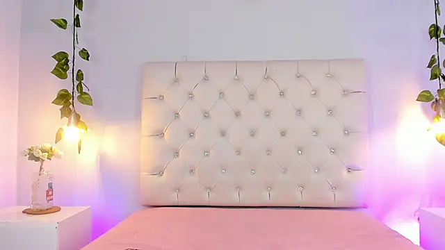 Snapshot of Lia_Taylor1 chatting on October 9, 2025, 1:25 am Lia Taylor1 online show from October 9, 2025, 1:25 am