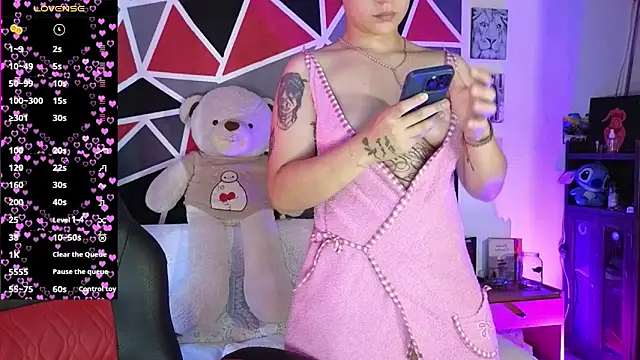 Snapshot of demimoore222 chatting on February 26, 2026, 4:17 pm demimoore222 online show from February 26, 2026, 4:17 pm