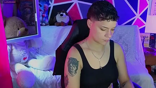 Snapshot of demimoore222 chatting on April 5, 2026, 6:05 pm demimoore222 online show from April 5, 2026, 6:05 pm