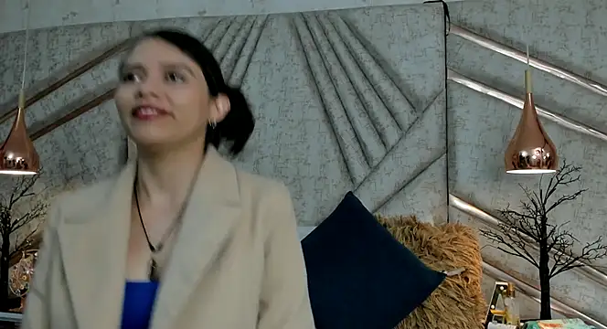 LiliJensen online show from November 16, 2025, 7:52 pm