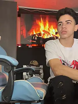 Miguel bigcock online show from March 17, 2025, 2:34 pm