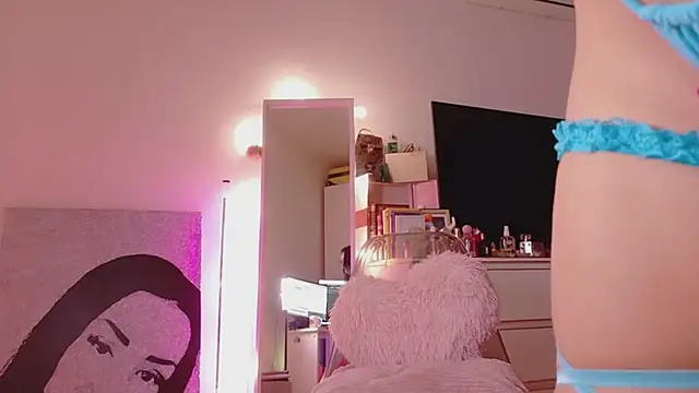 Snapshot of MiaKnoxxx chatting on February 5, 2026, 11:31 pm MiaKnoxxx online show from February 5, 2026, 11:31 pm