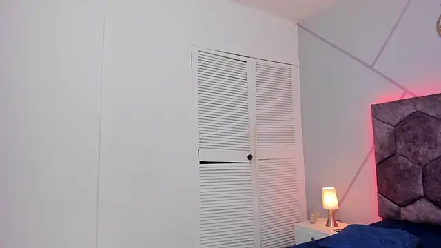 aurora collinss  online show from March 18, 2025, 12:03 pm