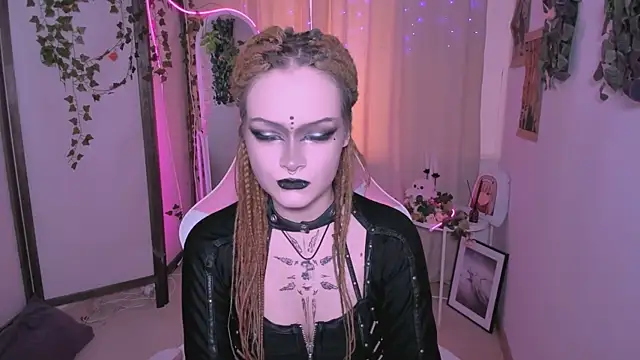 NicoleFlloret online show from March 4, 2025, 11:08 am