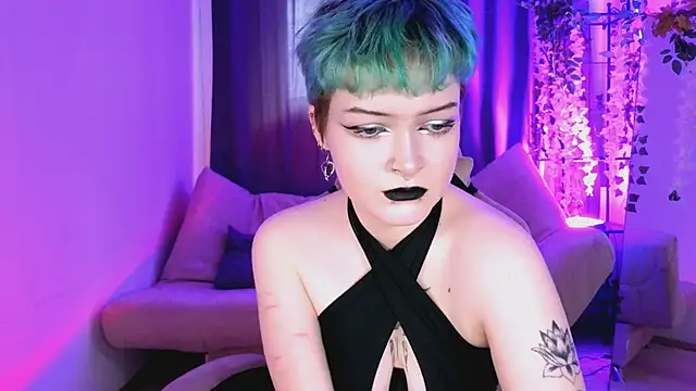 NicoleFlloret online show from March 14, 2025, 9:03 am