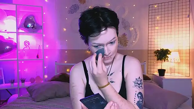 NicoleFlloret online show from March 22, 2025, 5:39 am