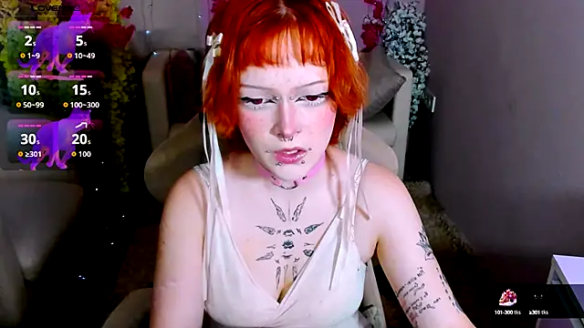 NicoleFlloret online show from September 20, 2025, 8:43 pm