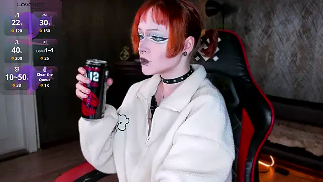 NicoleFlloret online show from October 3, 2025, 8:28 pm