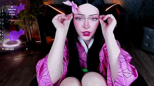NicoleFlloret online show from October 11, 2025, 8:18 pm