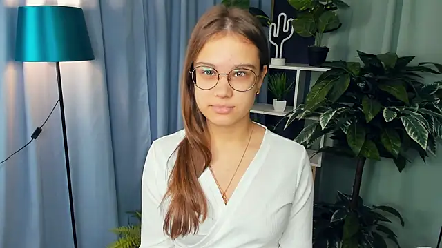 GarynFeltham online show from March 2, 2025, 10:56 am