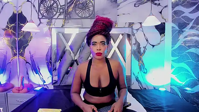 CandyMartinez  online show from June 4, 2026, 8:37 pm