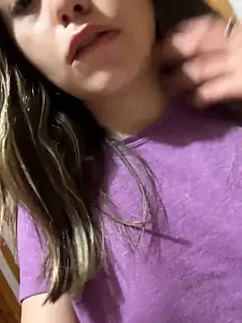 Snapshot of floooohv chatting on November 23, 2025, 8:25 am floooohv online show from November 23, 2025, 8:25 am