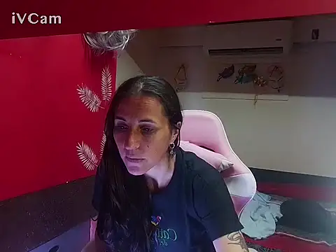 Snapshot of gatitahot-silvy chatting on October 24, 2025, 6:15 pm gatitahot-silvy online show from October 24, 2025, 6:15 pm