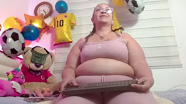 scarlettbooty online show from July 15, 2026, 1:38 pm