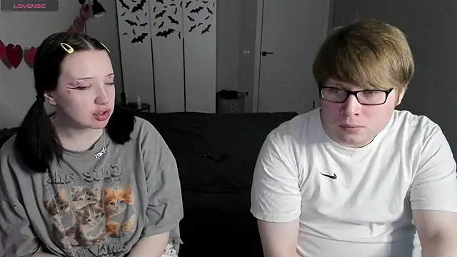 JayMollyy online show from April 15, 2026, 5:20 pm