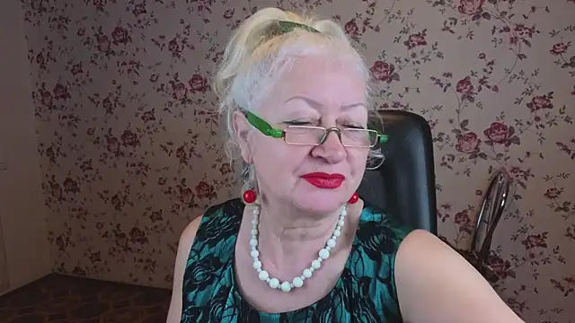 Maya Mayflower online show from December 16, 2025, 4:06 am