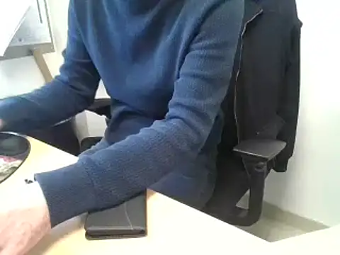 Snapshot of GM51-1988 chatting on March 21, 2025, 4:40 pm GM51-1988 online show from March 21, 2025, 4:40 pm