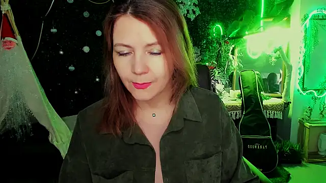 Snapshot of NicoleHitman chatting on February 5, 2026, 9:14 am NicoleHitman online show from February 5, 2026, 9:14 am