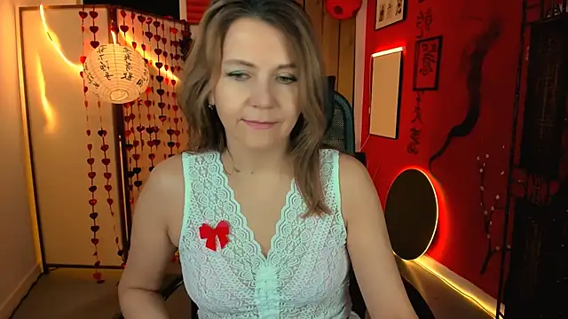 Snapshot of NicoleHitman chatting on February 13, 2026, 9:16 am NicoleHitman online show from February 13, 2026, 9:16 am