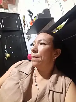 Snapshot of Antonela45 chatting on June 15, 2026, 1:52 am Antonela45 online show from June 15, 2026, 1:52 am