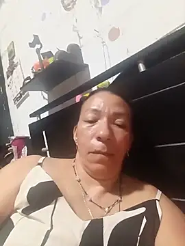 Snapshot of Antonela45 chatting on June 21, 2026, 11:29 pm Antonela45 online show from June 21, 2026, 11:29 pm
